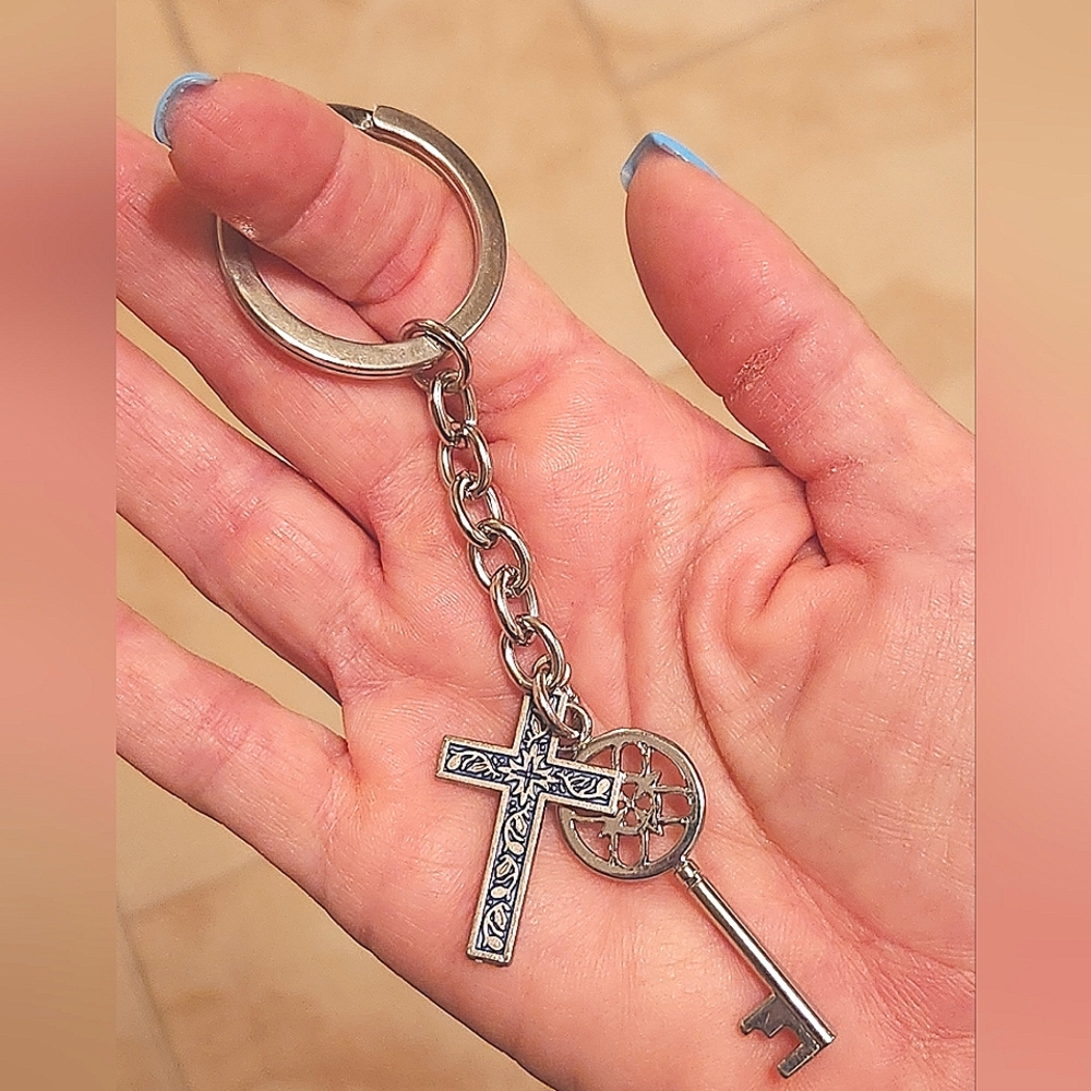 Anthropologie Steampunk Cross & Key Keychain RARE
